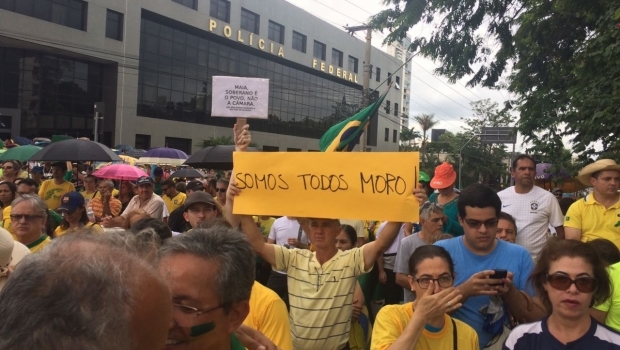 Na véspera de julgamento manifestantes vão às ruas em Goiânia pela