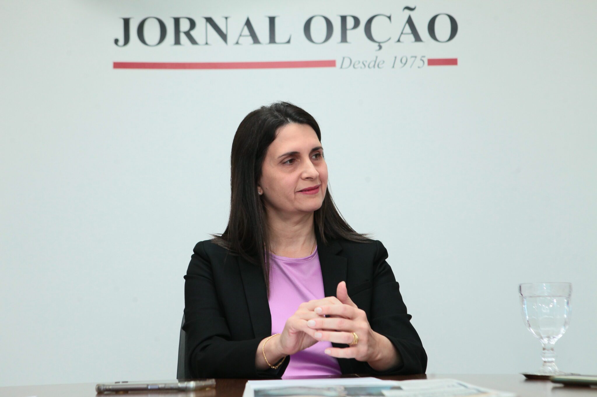 Vivian Naves: “Vejo a política como meio de ajudar e cuidar de pessoas” -  Jornal Opção