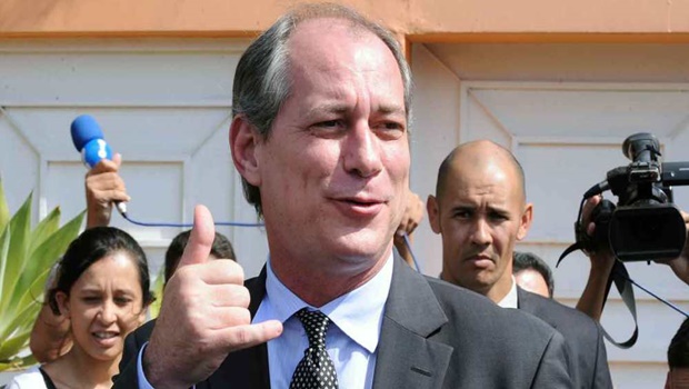 Ciro Gomes cresce em pesquisa e se isola no segundo lugar na