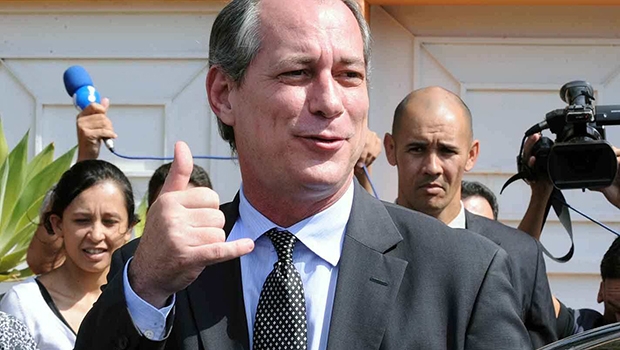 Ciro Gomes cresce em pesquisa e se isola no segundo lugar na