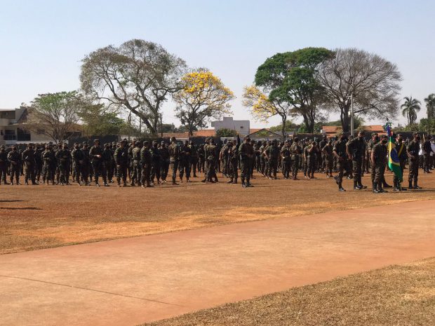 Solenidade de Passagem do Comando de Operações Especiais (GO)  #AoVivo: O  Presidente Jair Bolsonaro participa, em Goiânia (GO), da Solenidade de  Passagem do Comando de Operações Especiais. O General de Brigada