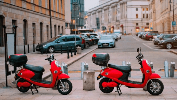 Venda de motos elétricas dispara em 2022