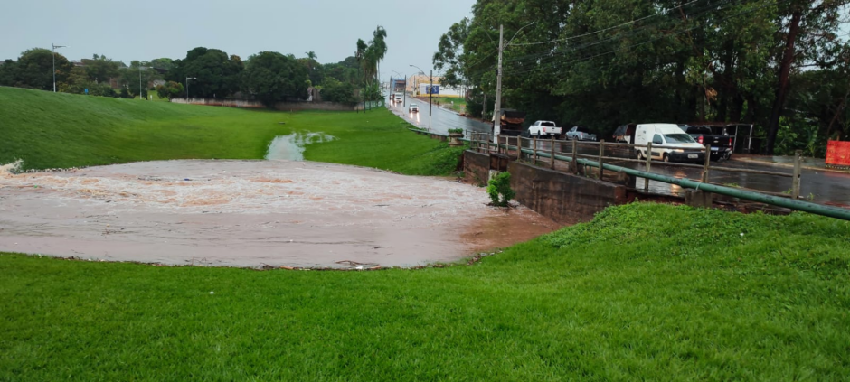 Chuva Forte Cria Alagamentos E Pontos De Interdição Em Morrinhos Veja Vídeos Jornal Opção 