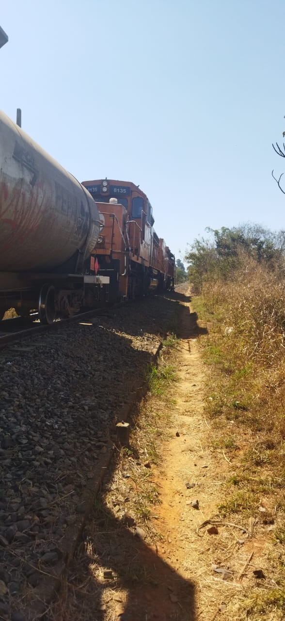 Homem morre atropelado por trem em ferrovia, Goiás