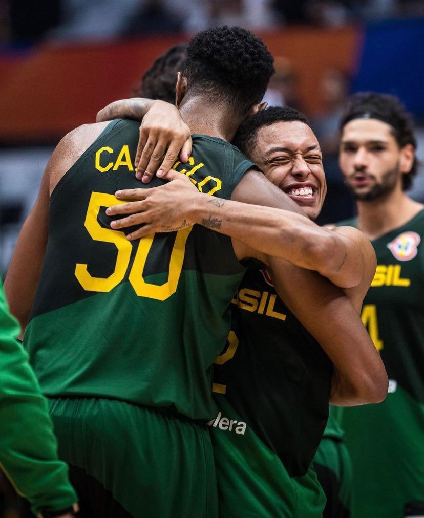 Brasil vence Costa do Marfim e avança na Copa do Mundo de Basquete